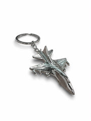 Parlak metal F-16 anahtarlık, pilot temalı gösterişli anahtar tutucu, şık ve dayanıklı araç aksesuarı.