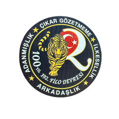 192. Filo 100. Yıl Devresi Kaplan 3D TPU peç cırtlı aksesuar, detaylı kaplan desenli ve cırtlı kapanışlı.