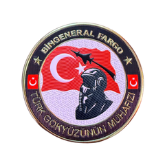Bingeneral Fargo Türk Gökyüzünün Muhafızı 3D TPU Peç, cırtsız aksesuar, dayanıklı ve şık tasarım, Pilot Shop Bakırköy logosuyla.