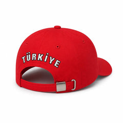 Kırmızı Türkiye yazılı Pilot Shop Bakırköy şapka, moda ve aksesuar olarak kullanıma uygun, detaylı ve şık tasarım.