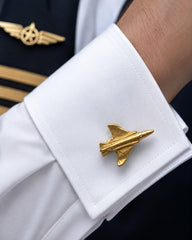Pilot Shop Bakırköy altın renkli F-4 kol düğmesi, şık ve detaylı tasarımıyla erkek aksesuarı.