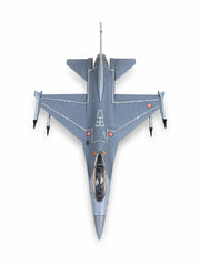 Montajlı ve boyalı F-16 model uçak, sergilemeye hazır, detaylı ve gerçekçi görünüm, pilot shop Bakırköy markası