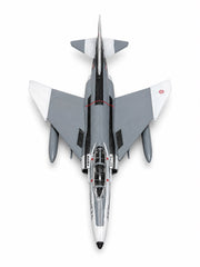 Montajlı ve boyalı F-4 E/F Phantom II model ve maket, gri renk, sergilemeye hazır, detaylı hava aracı modeli.