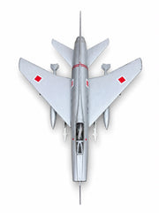 Montajlı ve boyalı Pilot Super Sabre F-100C model uçağı, sergilemeye hazır, detaylı maket ve model koleksiyon ürünü.