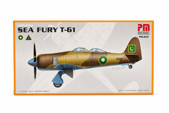Hawker Sea Fury T-61 Pm model avcı-eğitim uçağı demonte plastik maketi, detaylı ve gerçekçi görünüm.