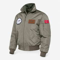 Haki renkli yakalı Pilot montu, kaliteli kumaş, tekstil ve uniformalar kategorisinde, modern ve şık tasarım.