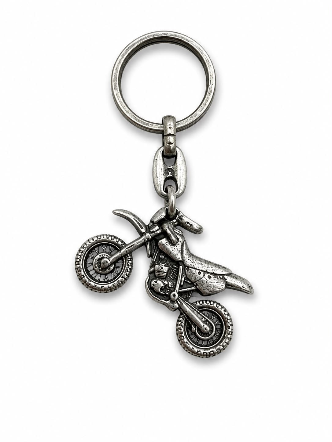 Metal anahtarlık Cross Motor, dayanıklı metal malzeme ve şık tasarımıyla anahtarlarınızı korur.