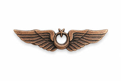 Dekoratif bakır oksit brove, metal aksesuar, şık ve modern tasarım, yan yana dizili, detaylı yüzey dokusu.