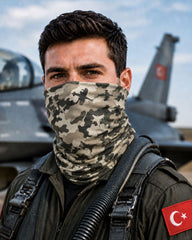 Haki askeri kamuflaj uçak desenli Buff askeri ve spor aksesuarı, çeşitli aktivitelerde kullanılır.