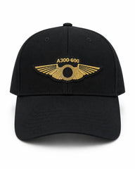 Siyah Pilot Shop Bakırköy şapka A-300-600 model, aksesuar olarak şık ve rahat görünüm sağlayan şapka.