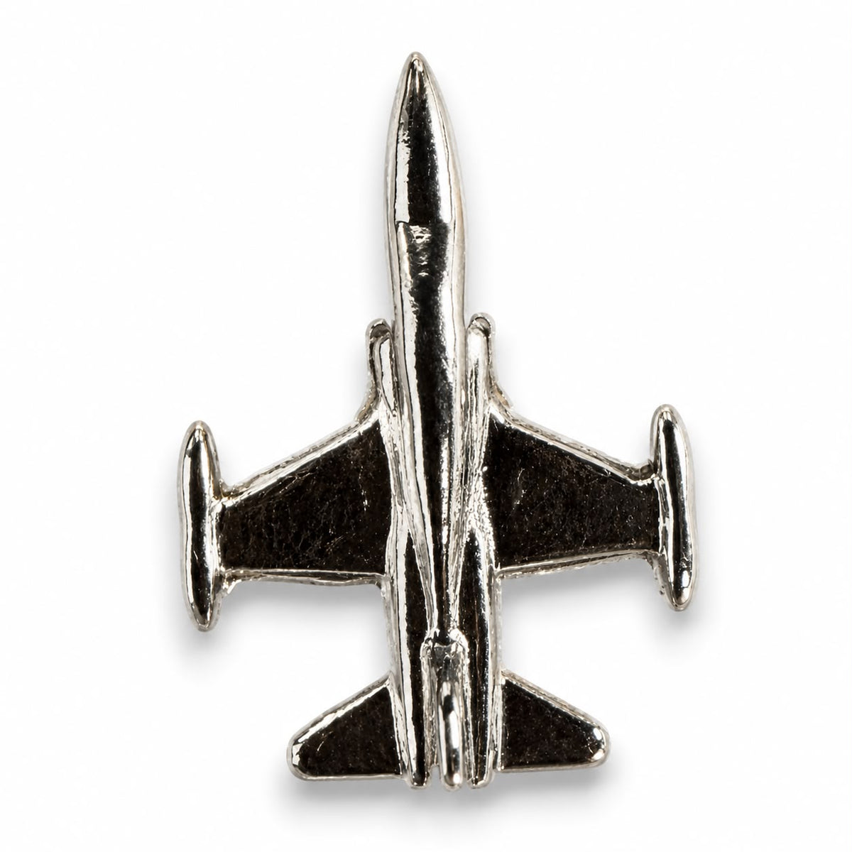 Pilot Shop Bakırköy F-5 pin, metal aksesuar ve takı, şık ve detaylı tasarımıyla dikkat çekici bir pin.