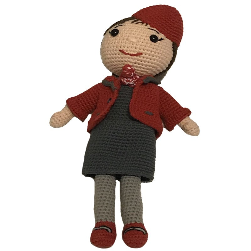 El yapımı organik amigurumi hostes figürü, örgü ve detaylı dikişlerle yapılmış, HANGAR modeli, renkli ve sevimli tasarım.