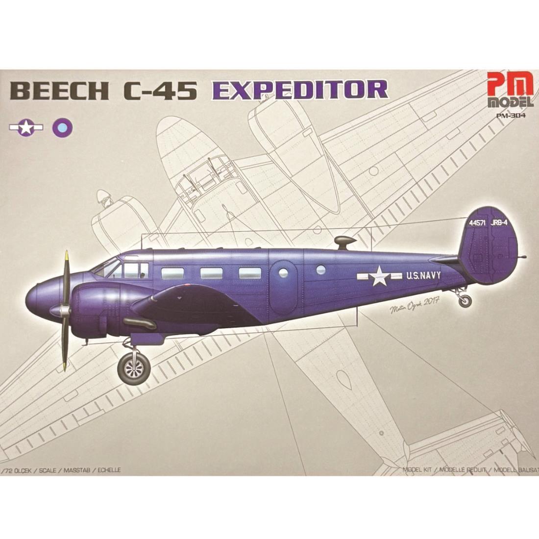 Beechcraft C-45 Expeditor model ve maket, detaylı tasarım ve boyama ile gösteriliyor.