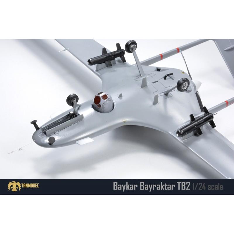 Bayraktar TB2 model ve maket, detaylı ve gerçekçi tasarıma sahip, PILOT SHOP BAKIRKÖY markalı model ürün.