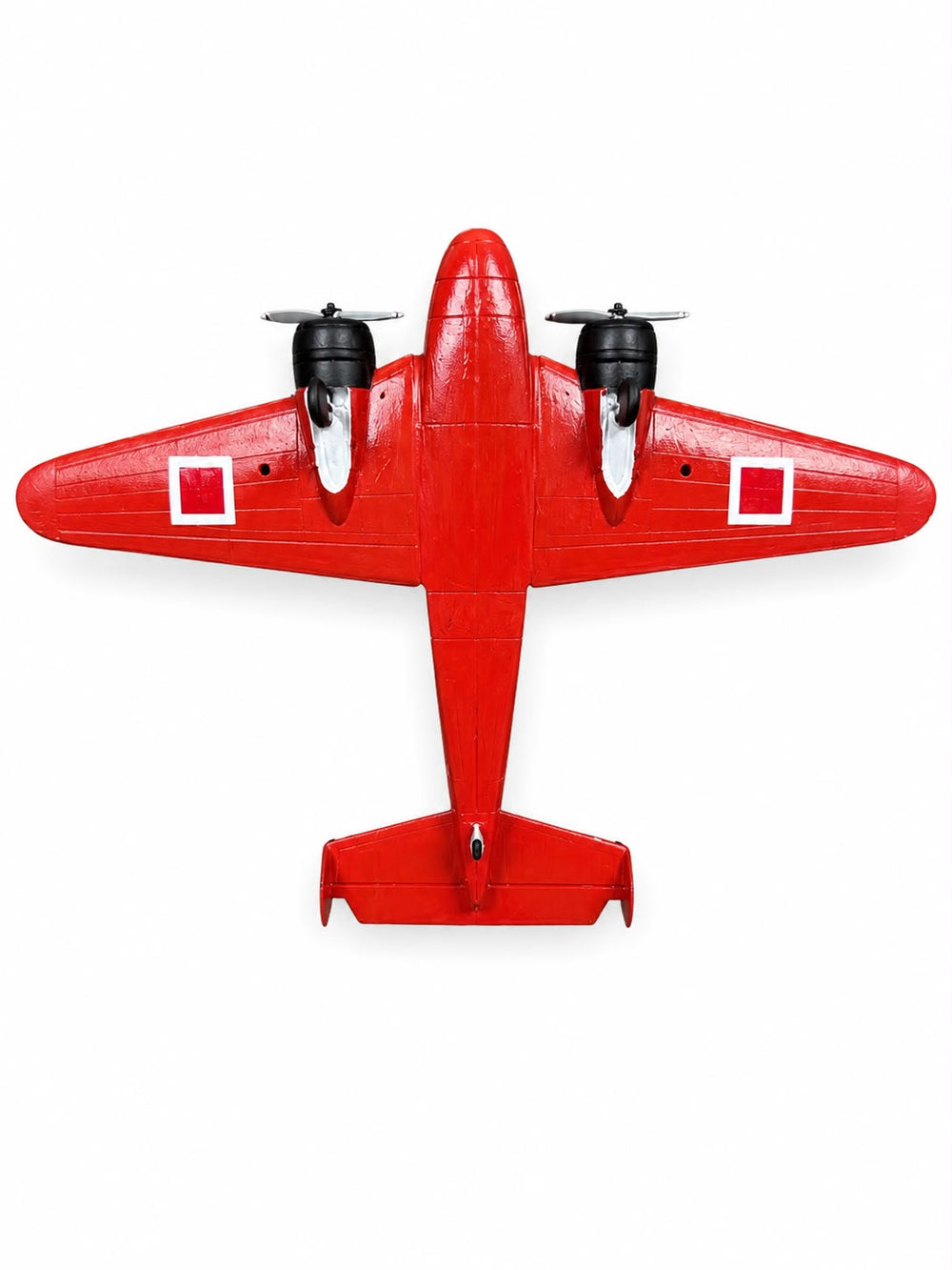 Bir beechcraft D-18S model uçağın montajlı ve boyalı maketi, sergilemeye hazır detaylı görünüm.