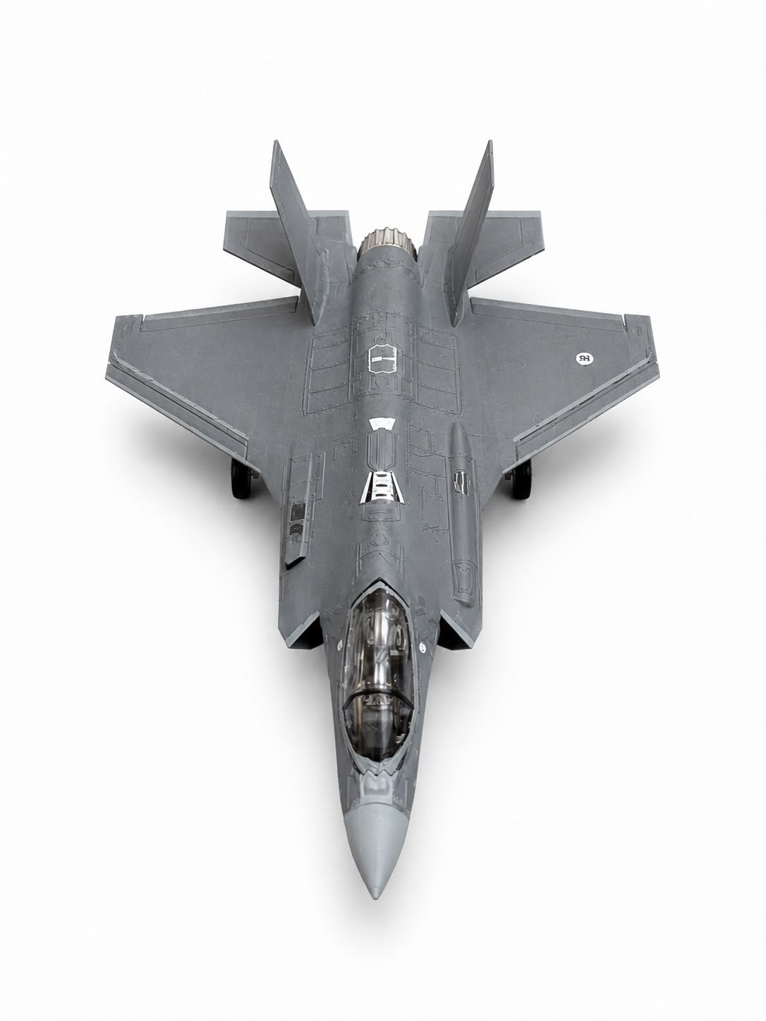 Montajlı ve boyalı F-35A Lightning II model ve maket, sergilemeye hazır, pilot shop Bakırköy marka ürün.
