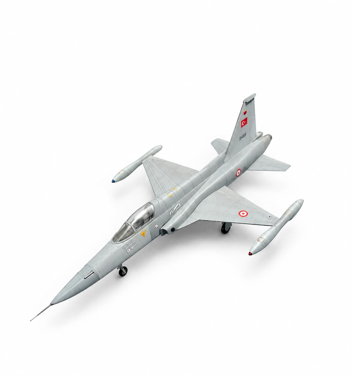 Montajlı ve boyalı F-5A maket uçak, sergilemeye hazır model ve maket, Pilot Shop Bakırköy markası.