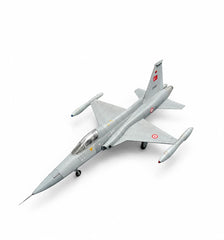 Montajlı ve boyalı F-5A maket uçak, sergilemeye hazır model ve maket, Pilot Shop Bakırköy markası.