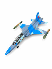 Montajlı ve boyalı F-5B Agressor maket uçak, model ve maket sergilemeye hazır, detaylı uçak modeli.