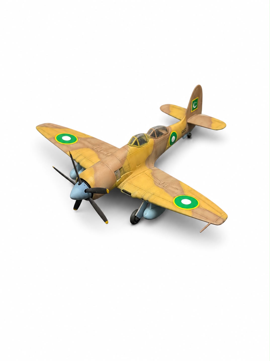 Montajlı ve boyalı Hawker Sea Furry T-61 model uçak, sergilemeye hazır, detaylı ve gerçekçi görünümlü maket.