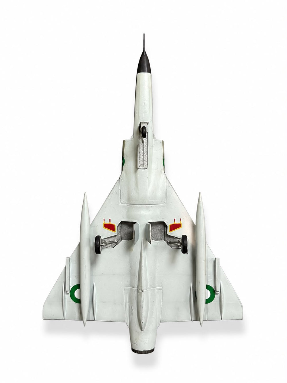 Montajlı ve boyalı Mirage III model uçağı, sergilemeye hazır, detaylı ve gerçekçi hava aracı maketi.