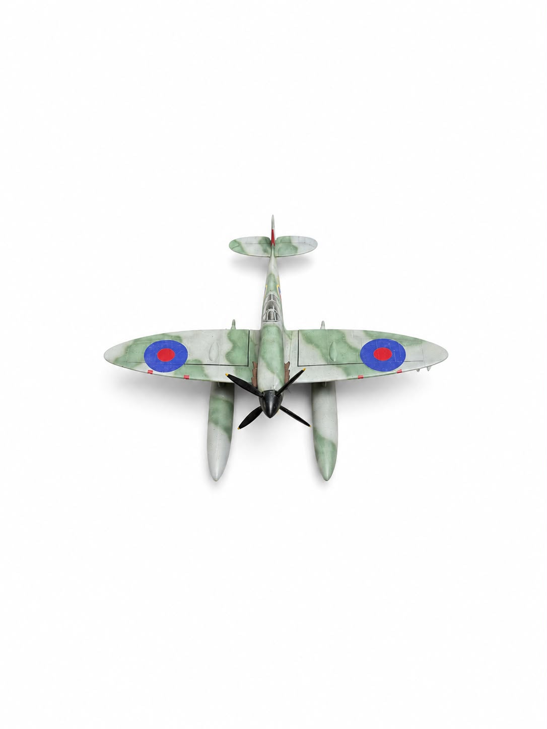 Montajlı ve boyalı Spitfire VB Floatplane model, sergilemeye hazır Pilot Shop Bakırköy marka uçak maketi.
