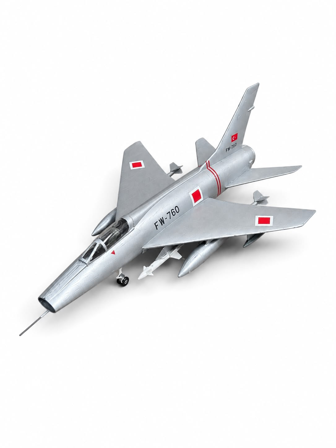 Montajlı ve boyalı Pilot Shop Bakırköy Super Sabre F-100C model ve maket, sergilemeye hazır, detaylı hava aracı modeli.