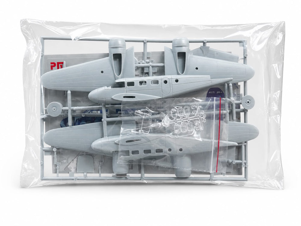 Beechcraft C-45 Expeditor US Navy model uçak maketi, demonte plastik yapı, eğitim uçağı figürü, detaylı maket tasarımı.