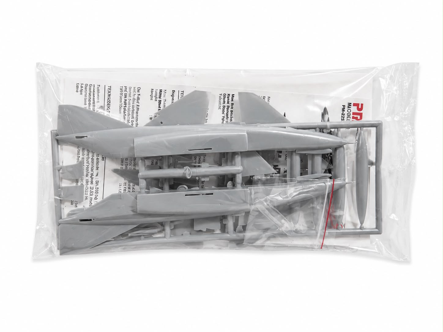 F-4 Phantom 2 Kara Şahin PM model uçak maket kiti, demonte plastik yapı, detaylı ve gerçekçi tasarım.