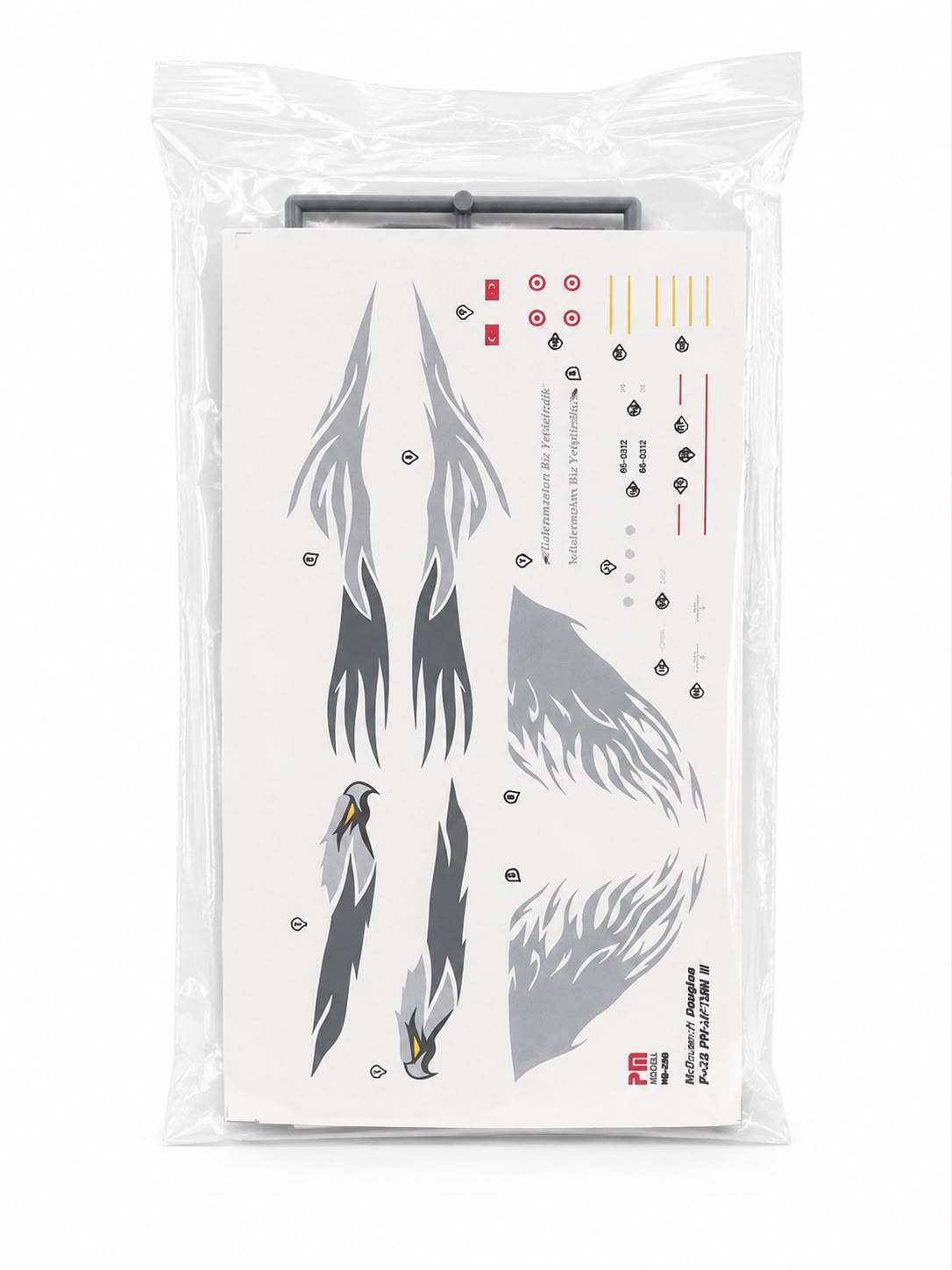 F-4 Phantom 2 Kara Şahin PM model maket, demonte plastik uçak kiti, detaylı ve gerçekçi görünümlü maket uçak.