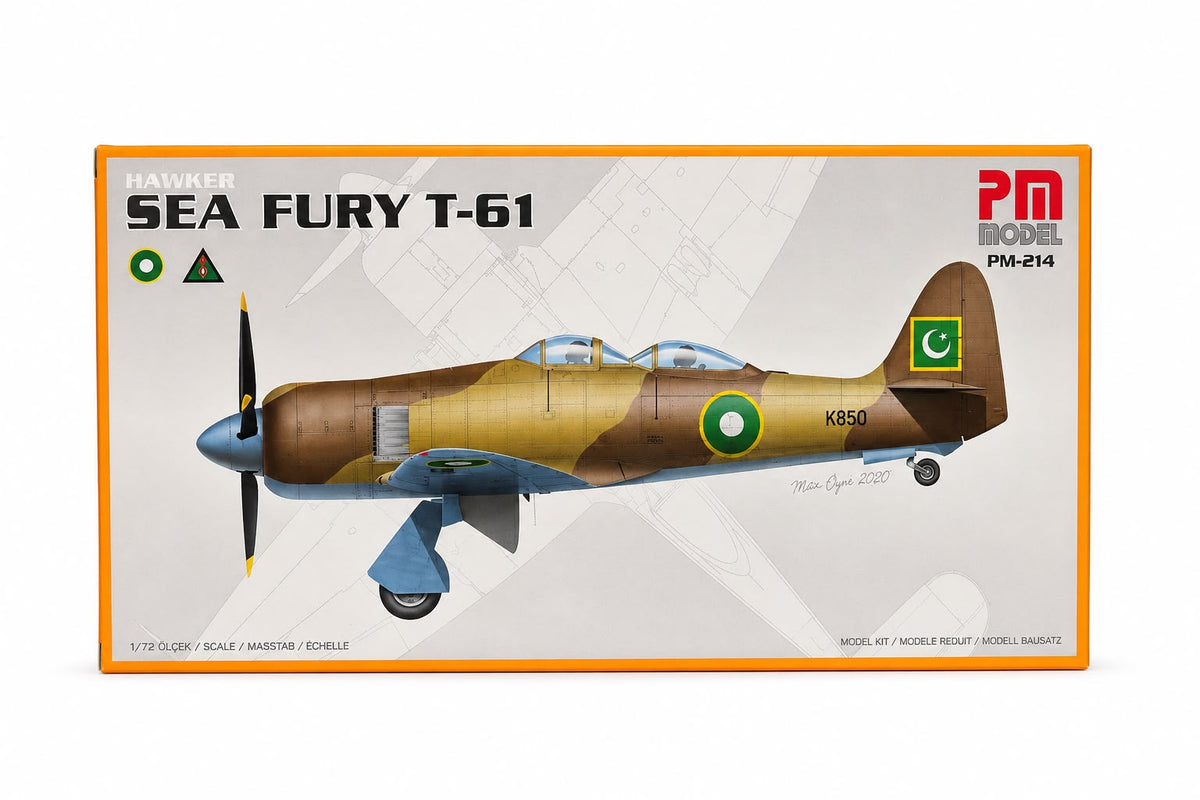 Hawker Sea Fury T-61 Pm model avcı-eğitim uçağı demonte plastik maketi, detaylı ve gerçekçi görünüm.