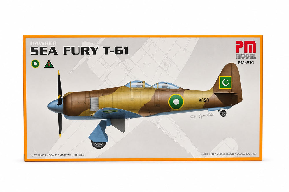 Hawker Sea Fury T-61 Pm model avcı-eğitim uçağı demonte plastik maketi, detaylı ve gerçekçi görünüm.