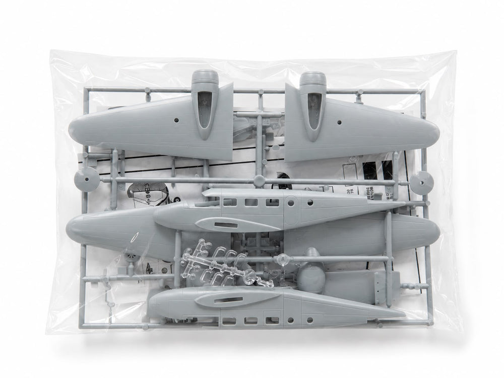 Beechcraft C-45 Expeditor maket uçağı, Royal Navy temalı plastik model, detaylı ve gerçekçi görünüm, pilot shop Bakırköy.