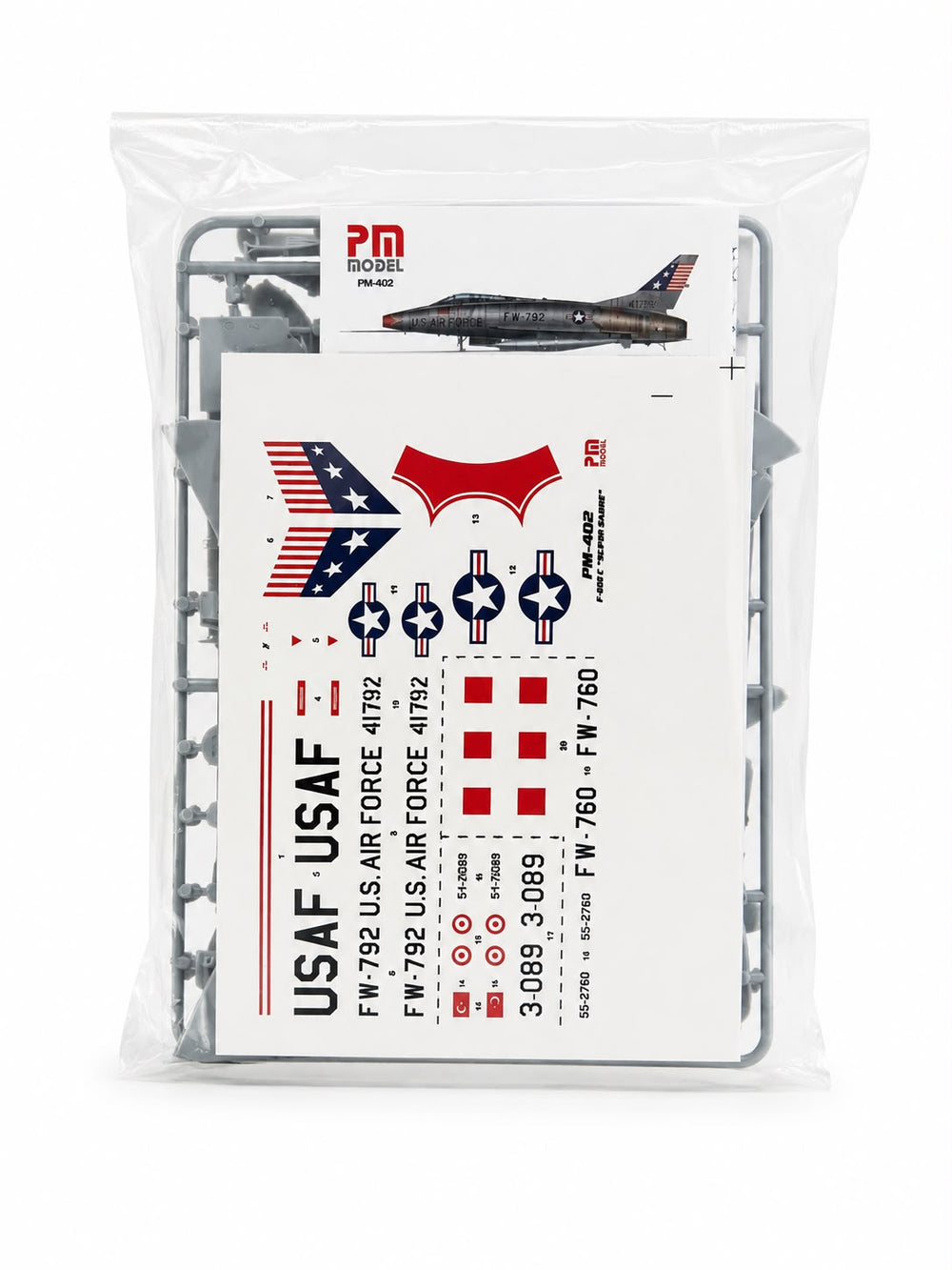 North American F-100 C Super Sabre avcı-bombardıman uçağı plastik maket, detaylı model, yüksek kaliteli plastik malzeme.