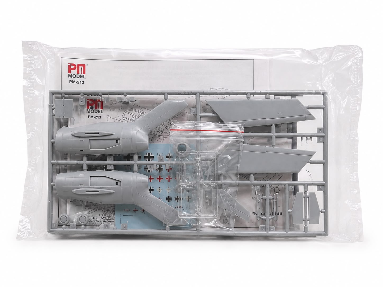 Ta-183 Focke Wolf savaş uçağı model ve maket, demonte plastik maket, detaylı ve gerçekçi savaş uçağı tasarımı.