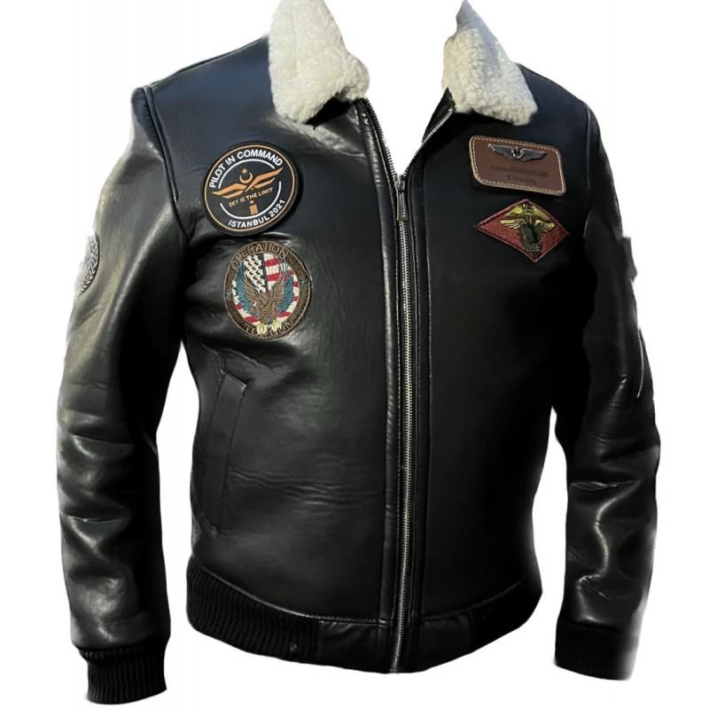 Pilot Montu Suni Deri Beyaz çok peçli tekstil ve uniforme ürününün yakın çekim görüntüsü.