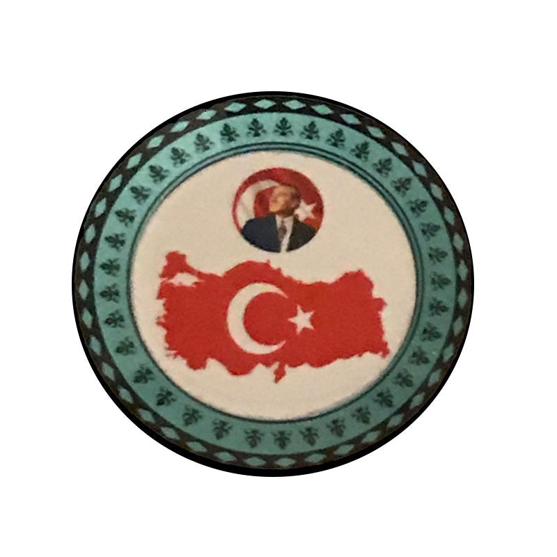 Türk bayrağı ve Atatürk resmiyle tasarlanmış Pilot Shop Bakırköy magneti, hoş geldiniz temasıyla Türkiye ve Atatürk figürü.