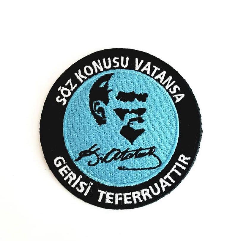 PILOT SHOP BAKIRKÖY Atatürk Vatan peç, "Welcome on board" yazılı, Türk bayrağı ve Atatürk resmiyle dekore edilmiş.